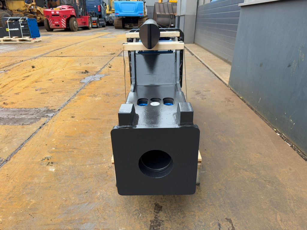 Hammer HS1700 fits 18-24 Ton excavator