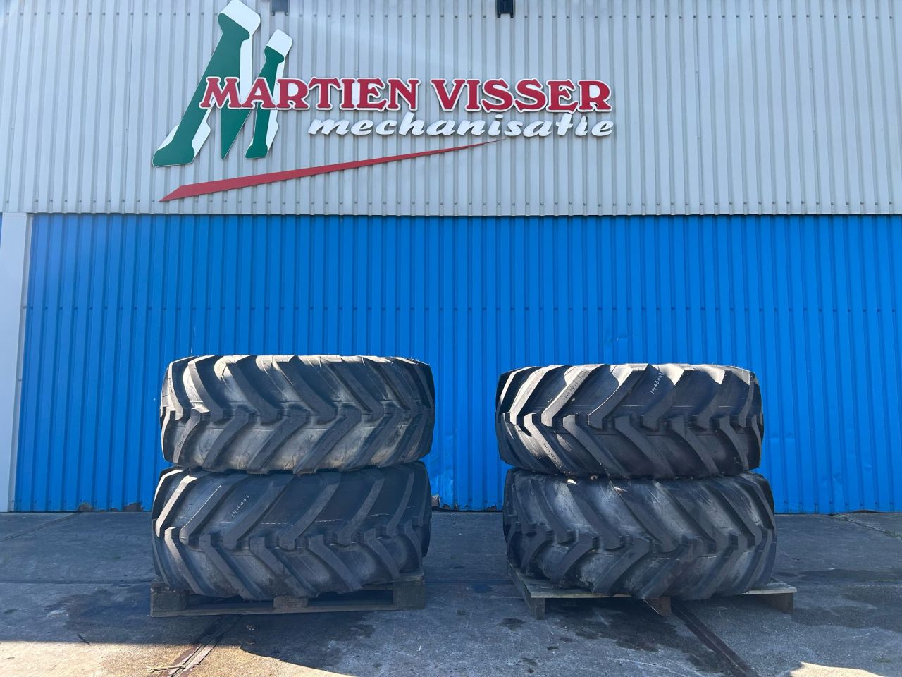 Michelin XMCL 500/70R24 op 10 gaats JCB velgen