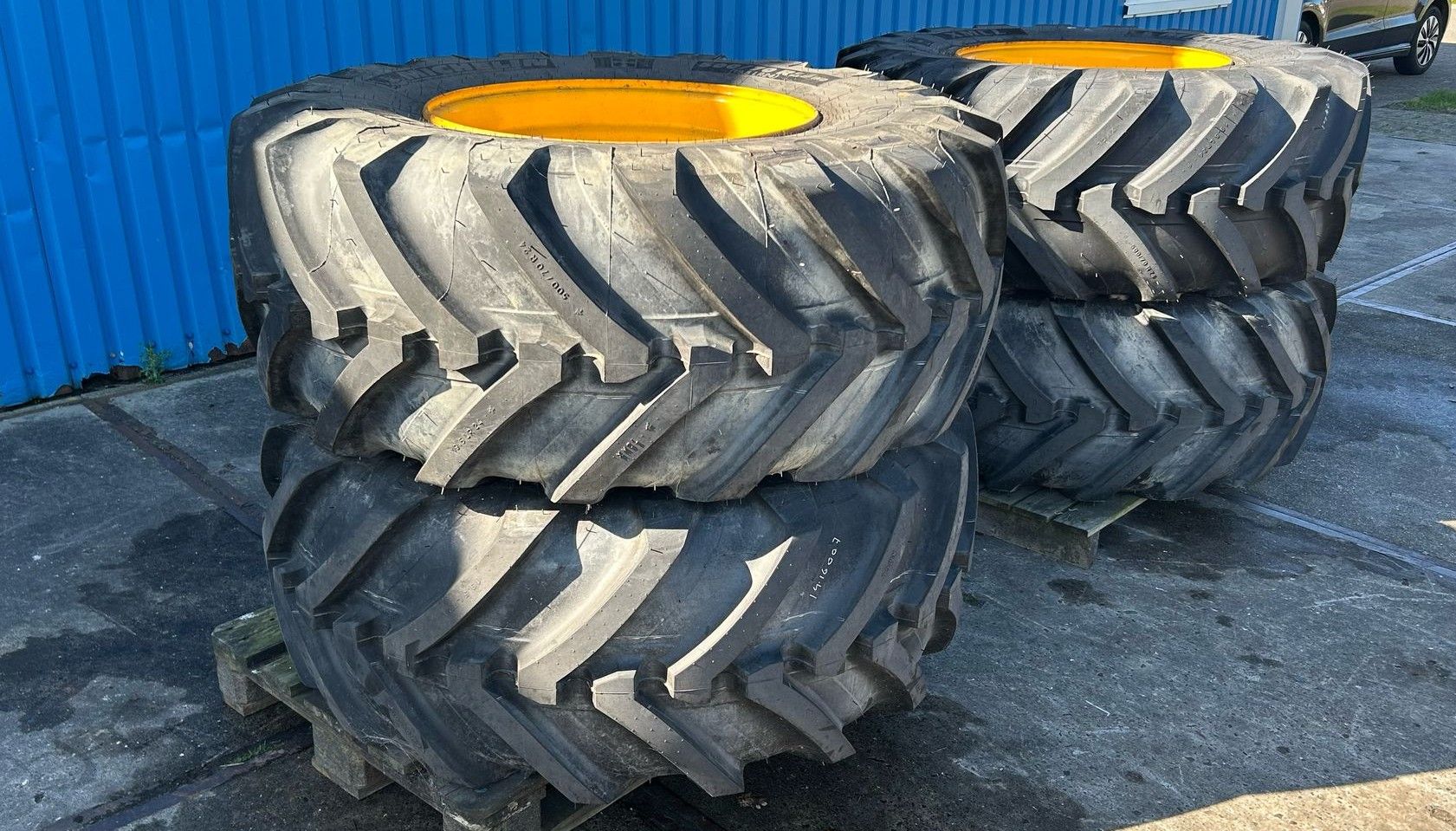 Michelin XMCL 500/70R24 op 10 gaats JCB velgen