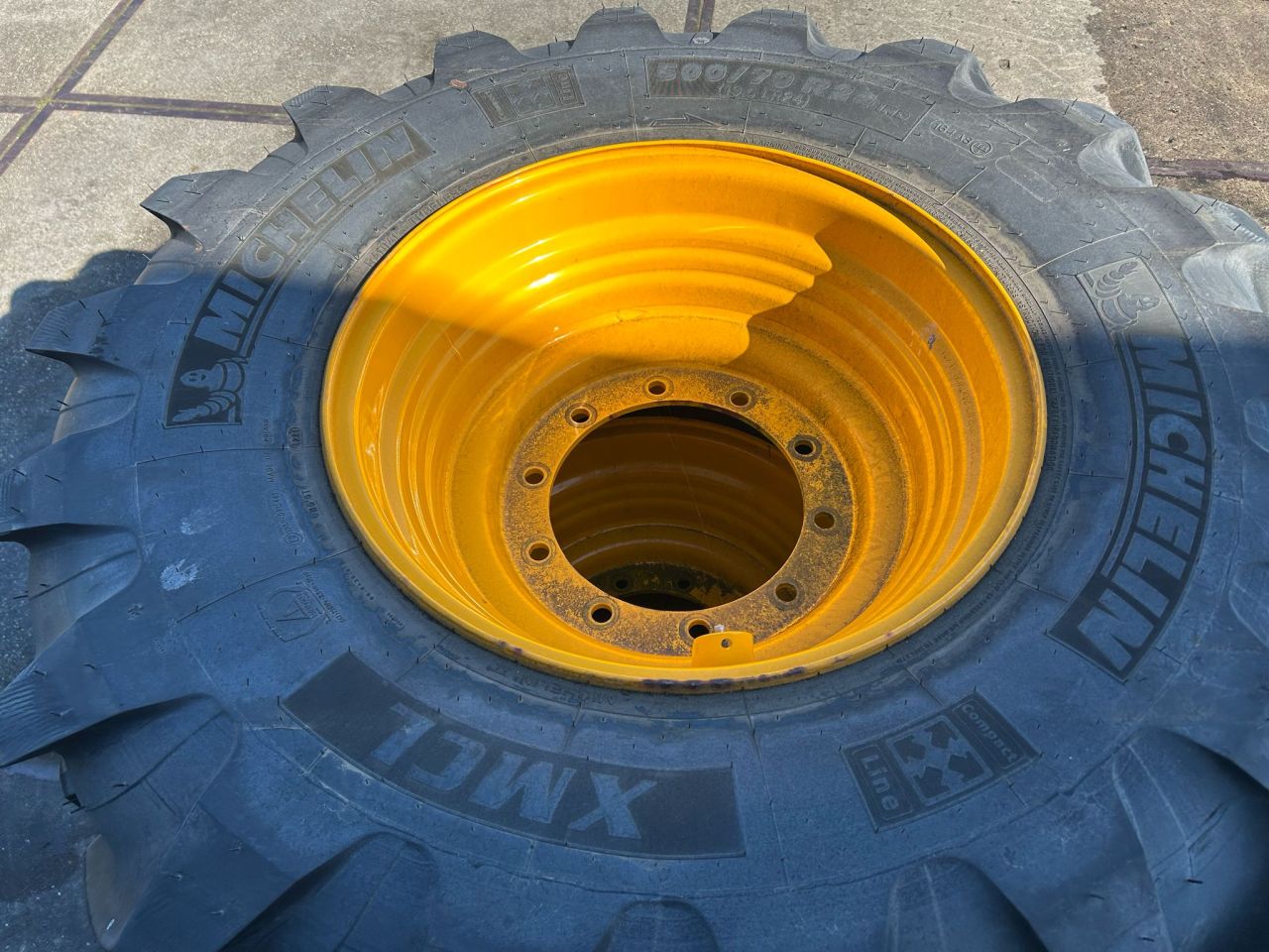 Michelin XMCL 500/70R24 op 10 gaats JCB velgen