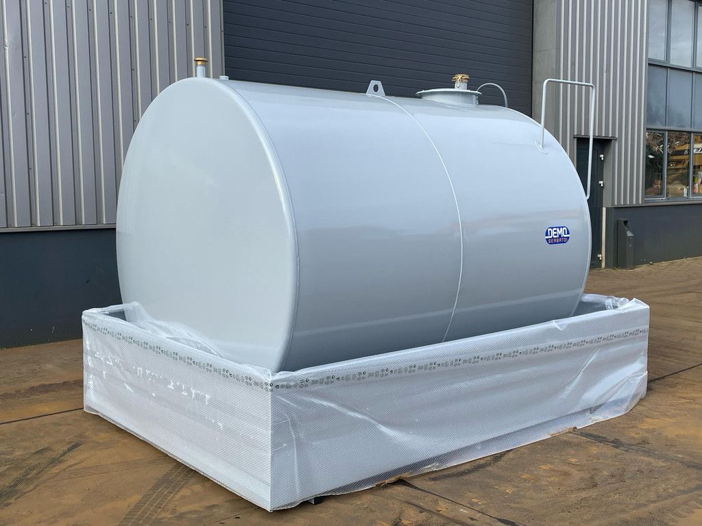 Emiliana Serbatoi TF9/50 9000Ltr fuel tank