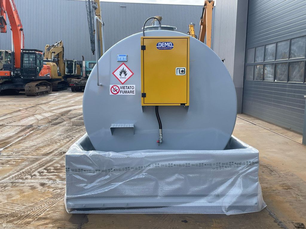 Emiliana Serbatoi TF9/50 9000Ltr fuel tank