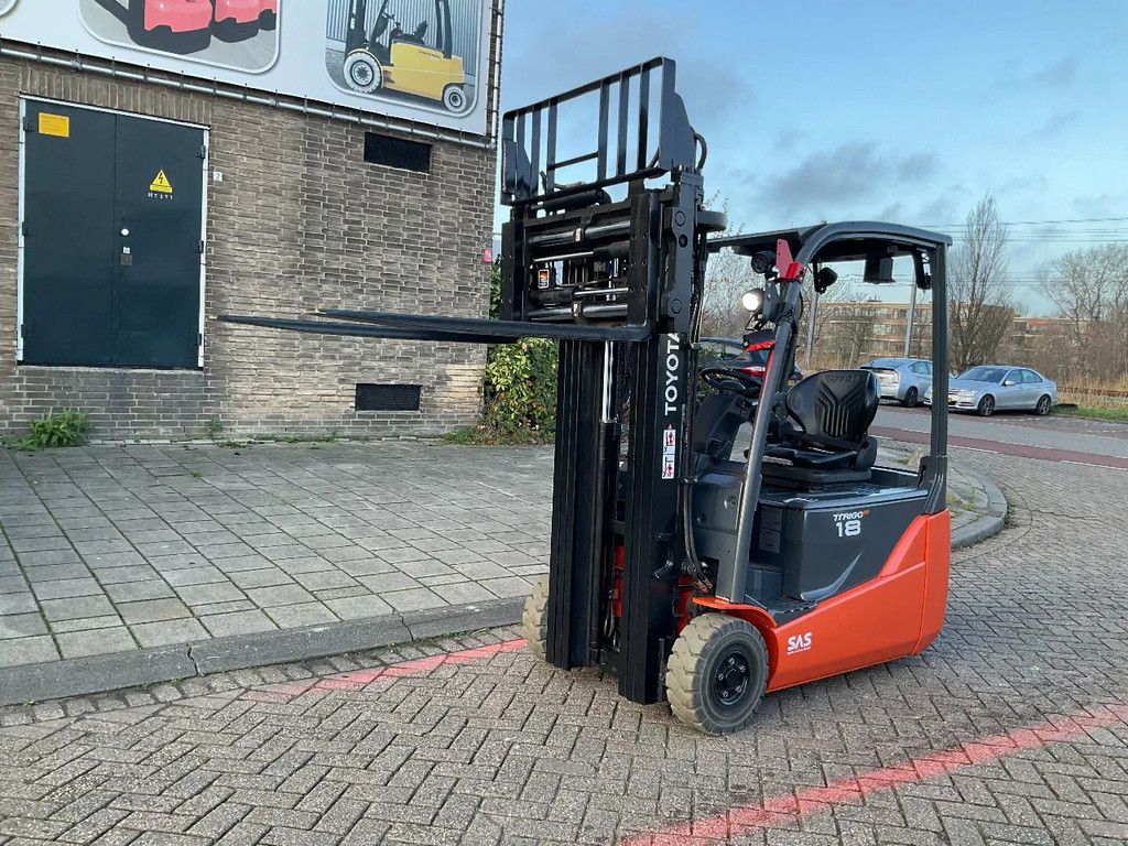 Toyota 8FBE18T 1800KG 4.70METER HEFTRUCK