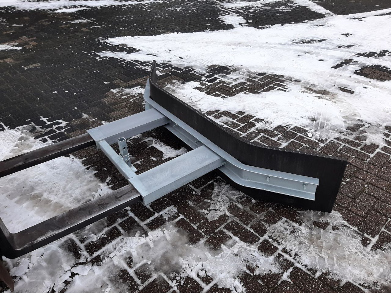 Rubberschuif 2,00m sneeuwschuif met heftruck aansluiting