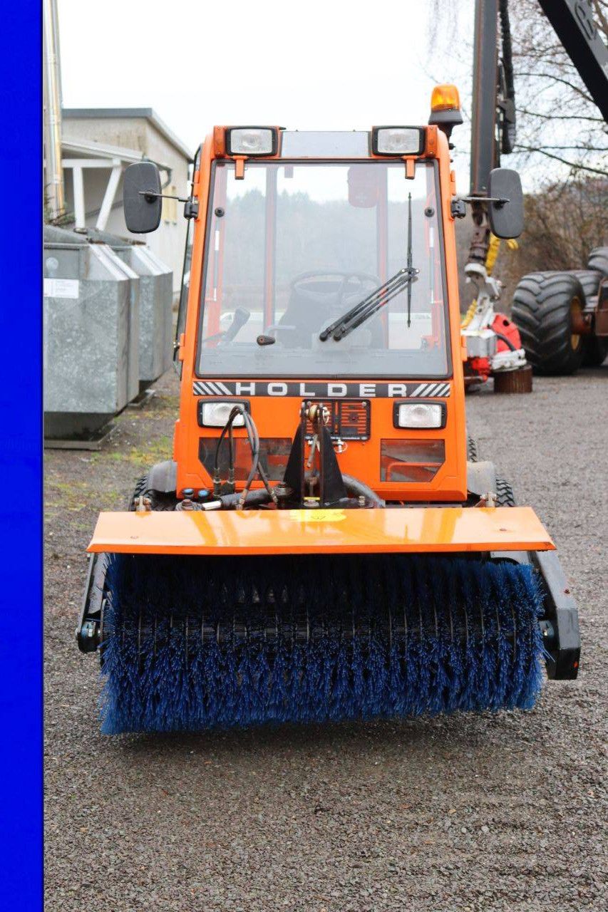 Mini-Traktor Holder C 2.42 Diesel mit Kehrbürste