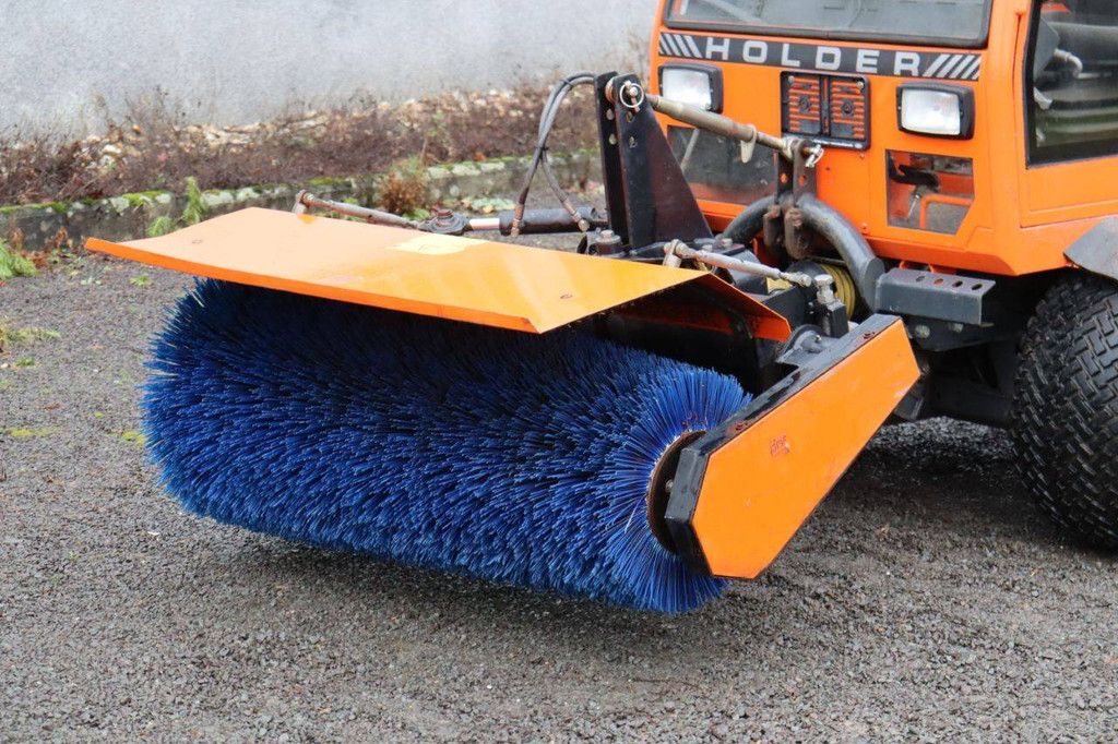 Mini-Traktor Holder C 2.42 Diesel mit Kehrbürste
