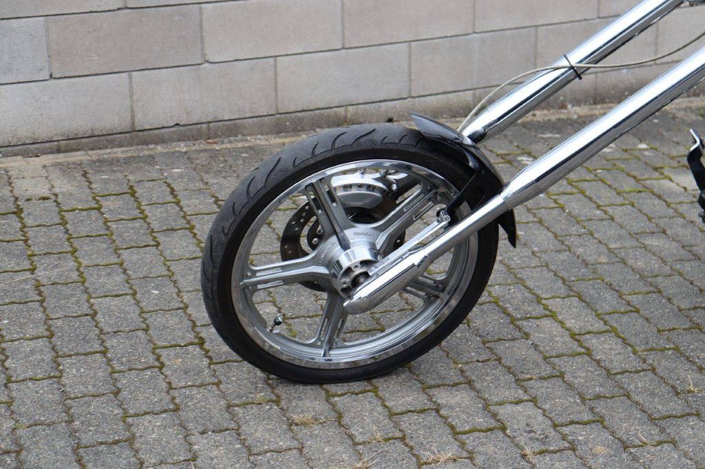 Motor Red Hills Choppers Rev Tech Spoon 15 Petrol 36kW 2016