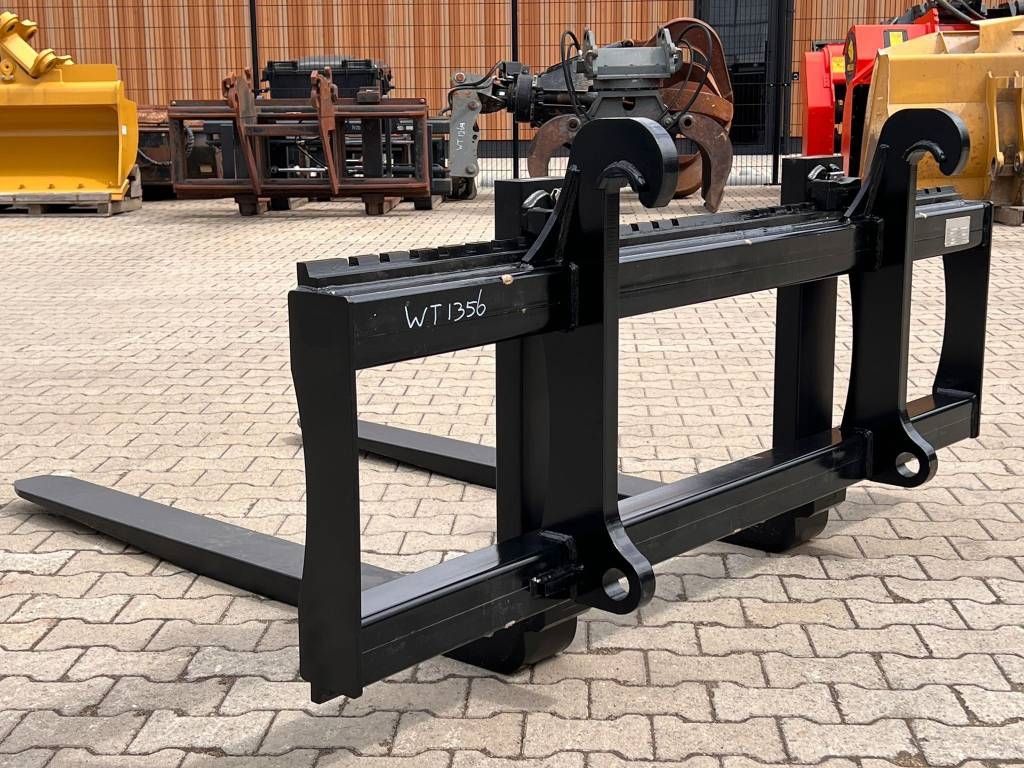 SE Equipment volvo palletforks 240cm wide! / palletvorken / pal