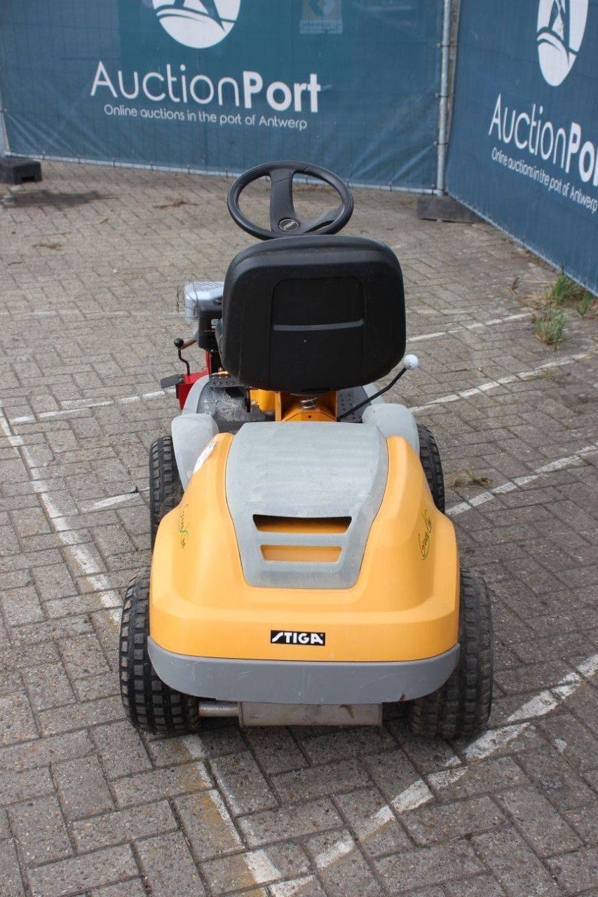 Zitmaaier Stiga Park P901 Benzine 12.5pk 2013 met bladblazer
