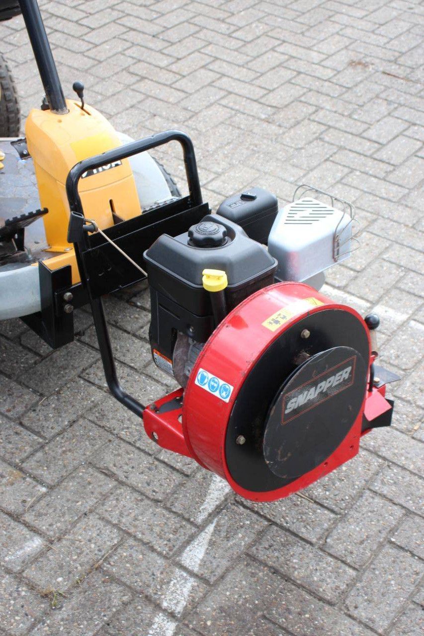 Zitmaaier Stiga Park P901 Benzine 12.5pk 2013 met bladblazer