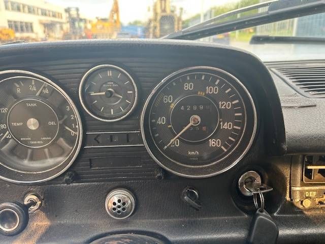 Mercedes-Benz W115 Diesel 1971 (Margin)