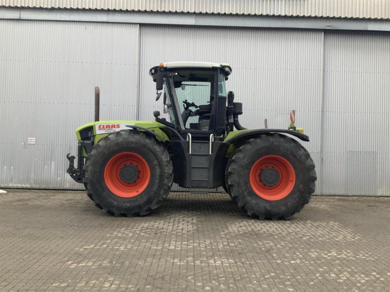 Claas Xerion 3300