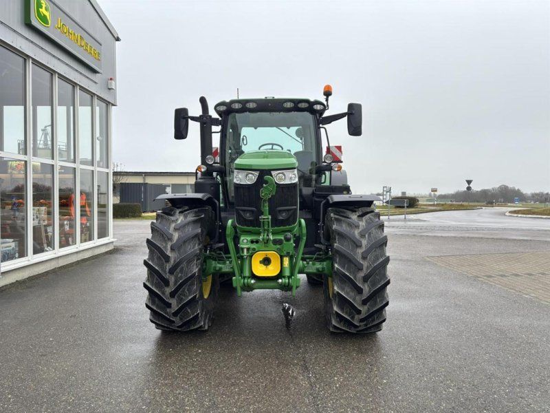 John Deere 6R215