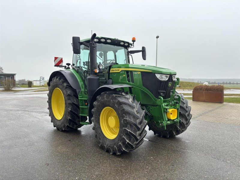 John Deere 6R215