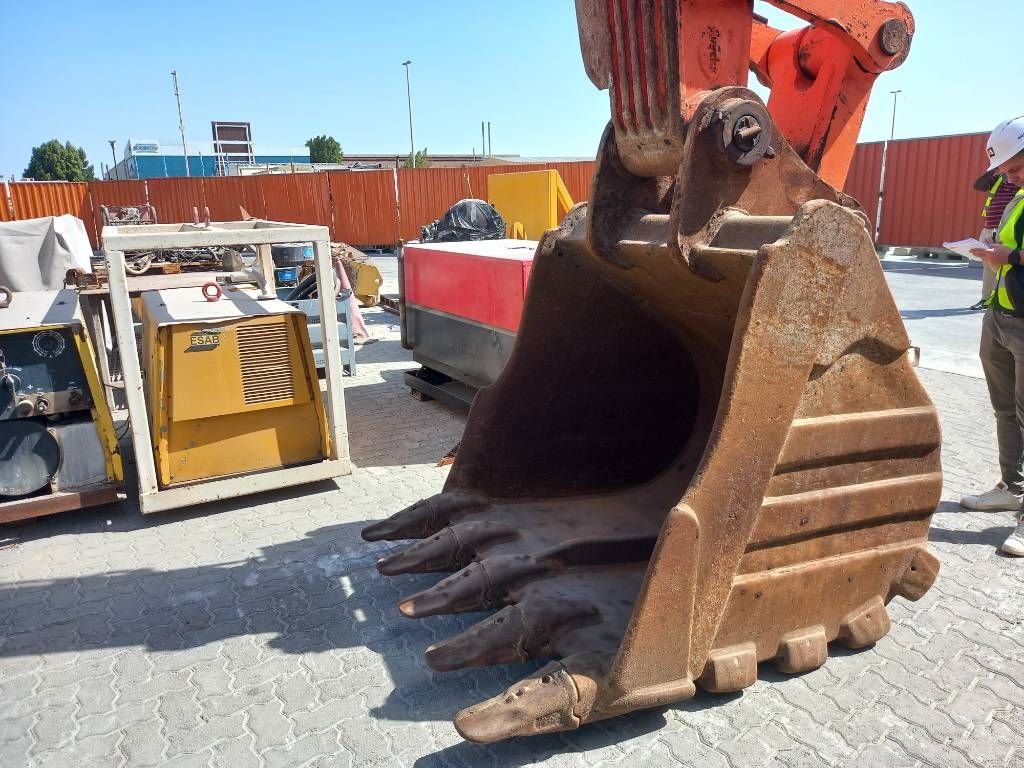 Hitachi ZX870LC H-5G (Abu Dhabi)