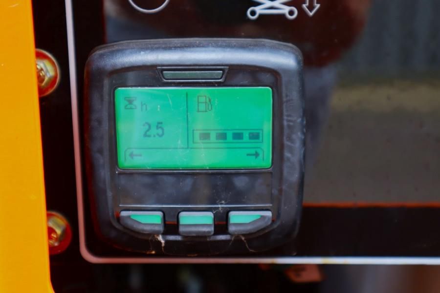 JLG RT2669 Diesel, 10m Working Height, 680kg Capacity,