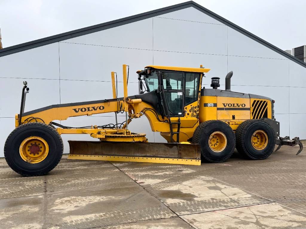 Volvo G970 - 4.88m Blade / 3 Tine Ripper / EPA