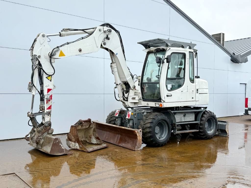 Liebherr A 309 - Hammer Lines / Quick Coupler