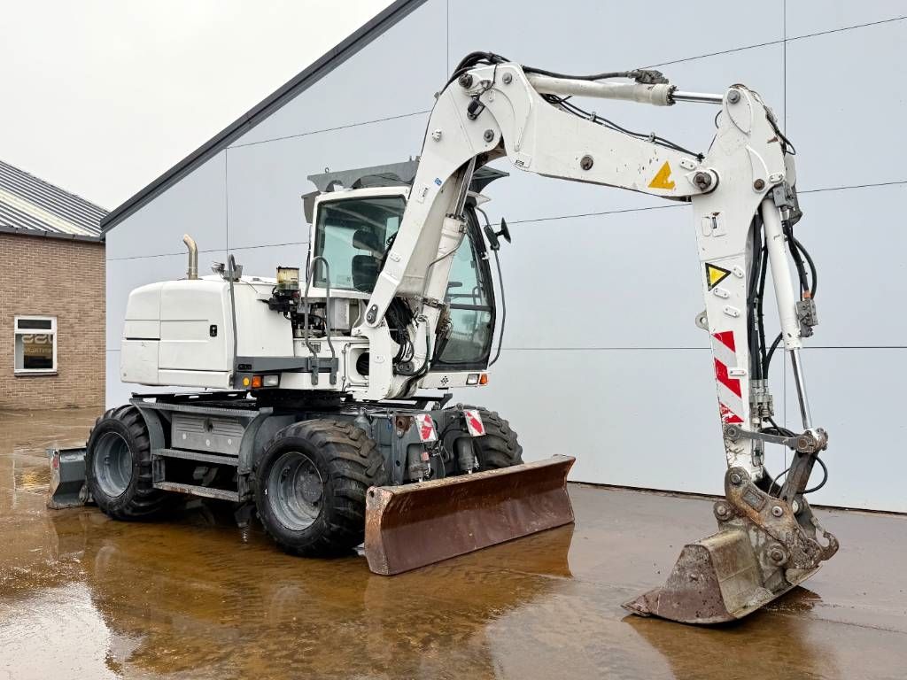 Liebherr A 309 - Hammer Lines / Quick Coupler