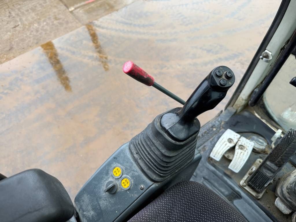 Liebherr A 309 - Hammer Lines / Quick Coupler