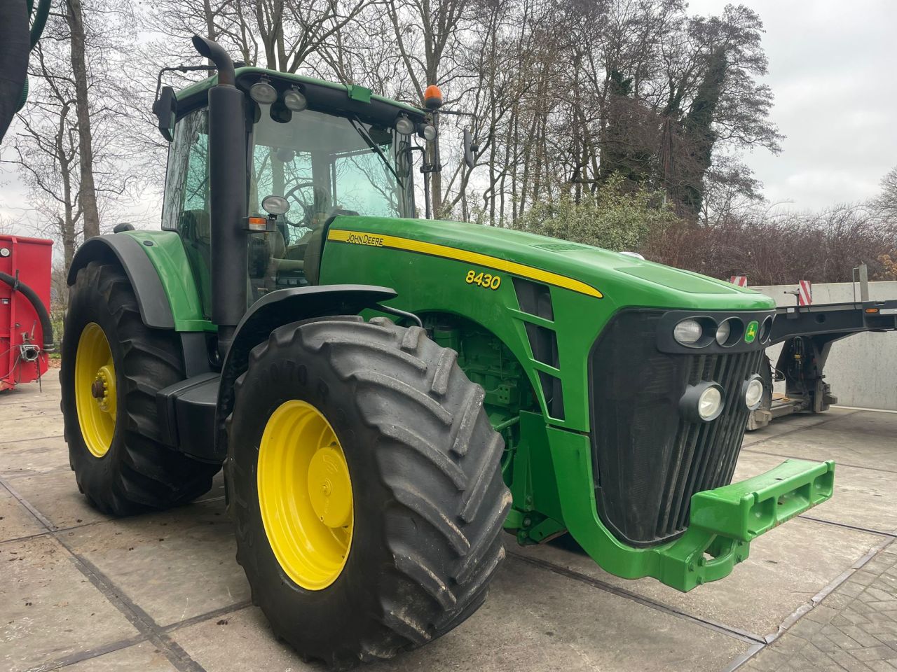 John Deere 8430