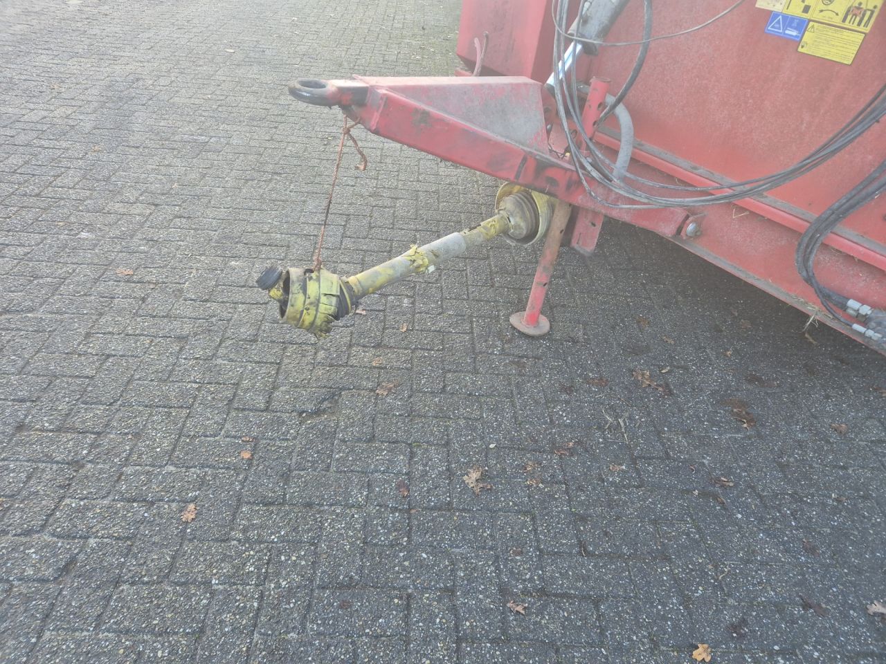 TRIOLIET ZELFLADENDE UITKUILWAGEN MET afvoerband