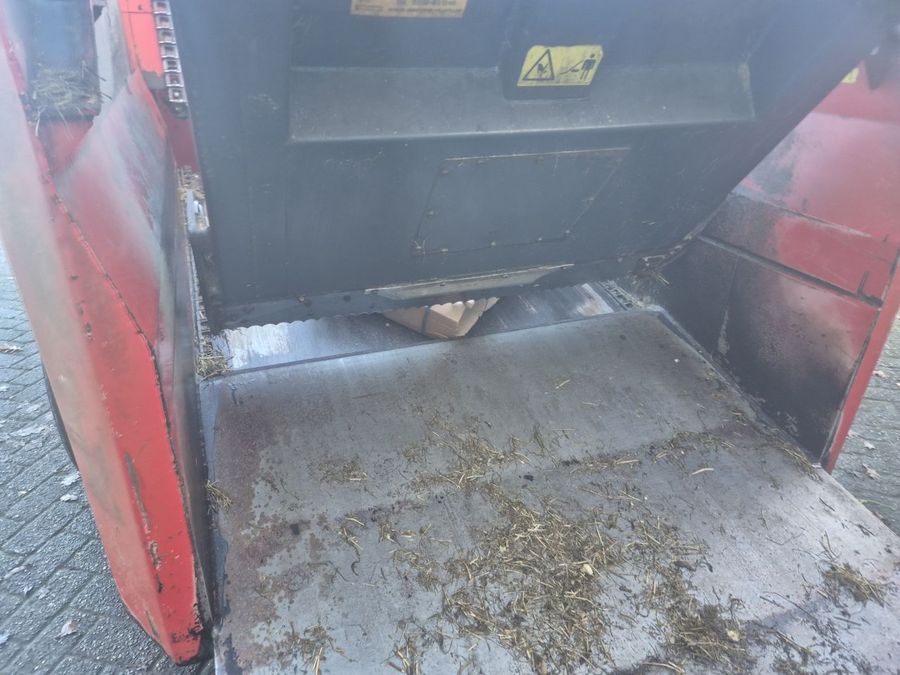 TRIOLIET ZELFLADENDE UITKUILWAGEN MET afvoerband