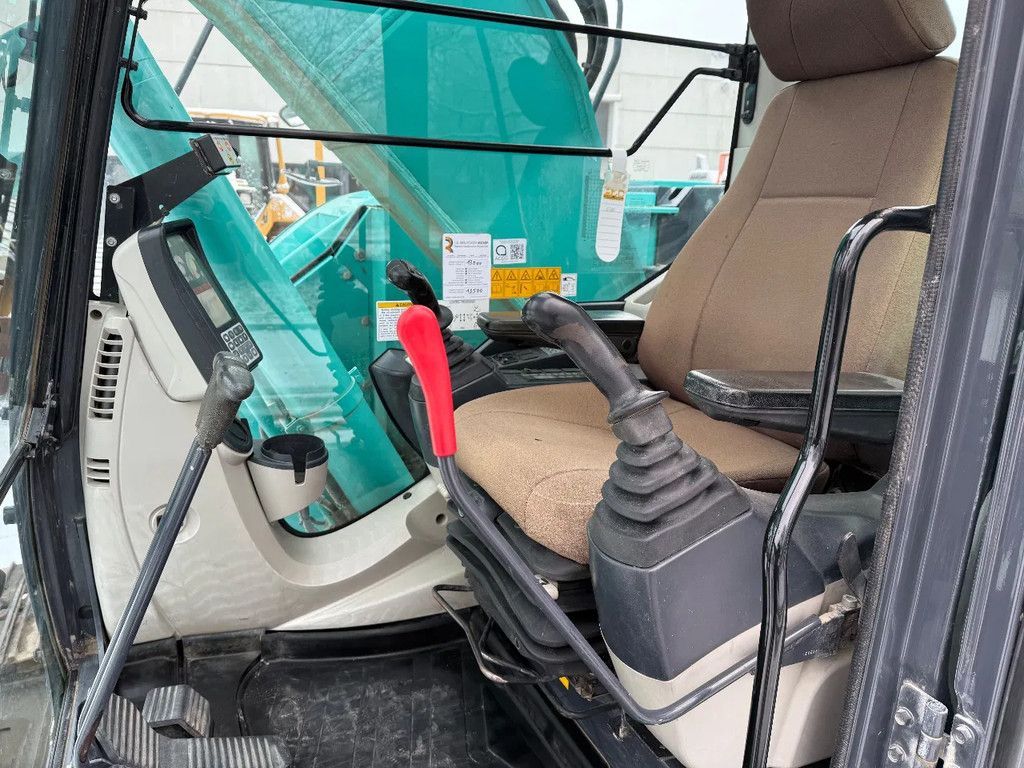 Kobelco SK260