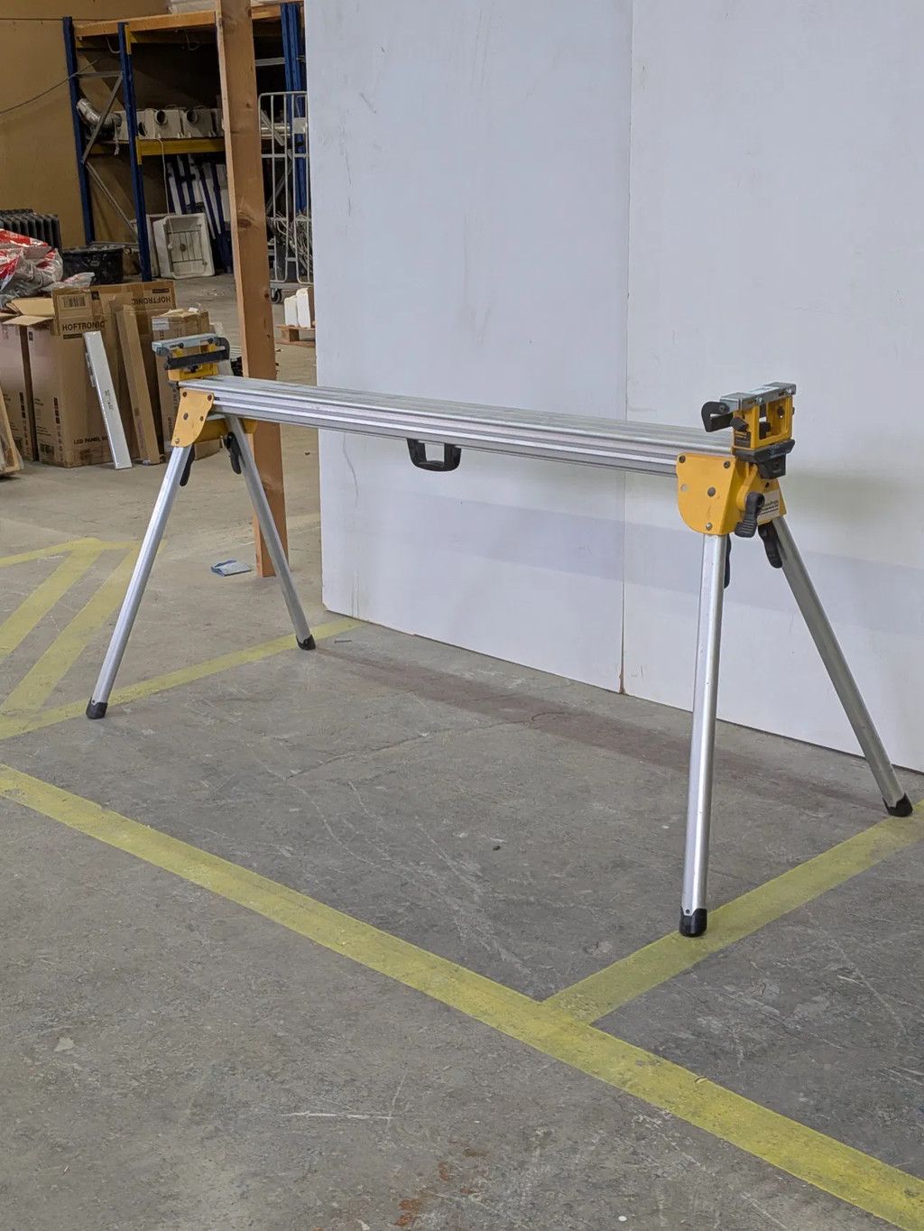 Universeel onderstel t.b.v. afkortzagen DeWalt, DE7023-XJ DE7023-XJ