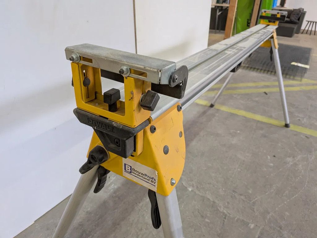 Universeel onderstel t.b.v. afkortzagen DeWalt, DE7023-XJ DE7023-XJ