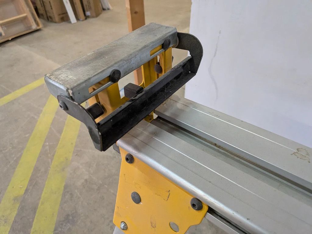 Universeel onderstel t.b.v. afkortzagen DeWalt, DE7023-XJ DE7023-XJ