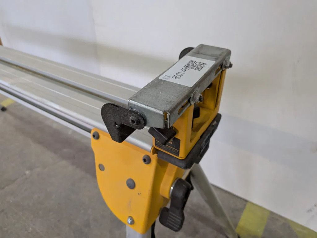 Universeel onderstel t.b.v. afkortzagen DeWalt, DE7023-XJ DE7023-XJ