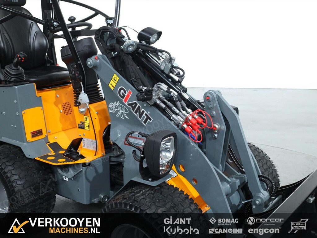 2026 Giant G1200 HD VK10485