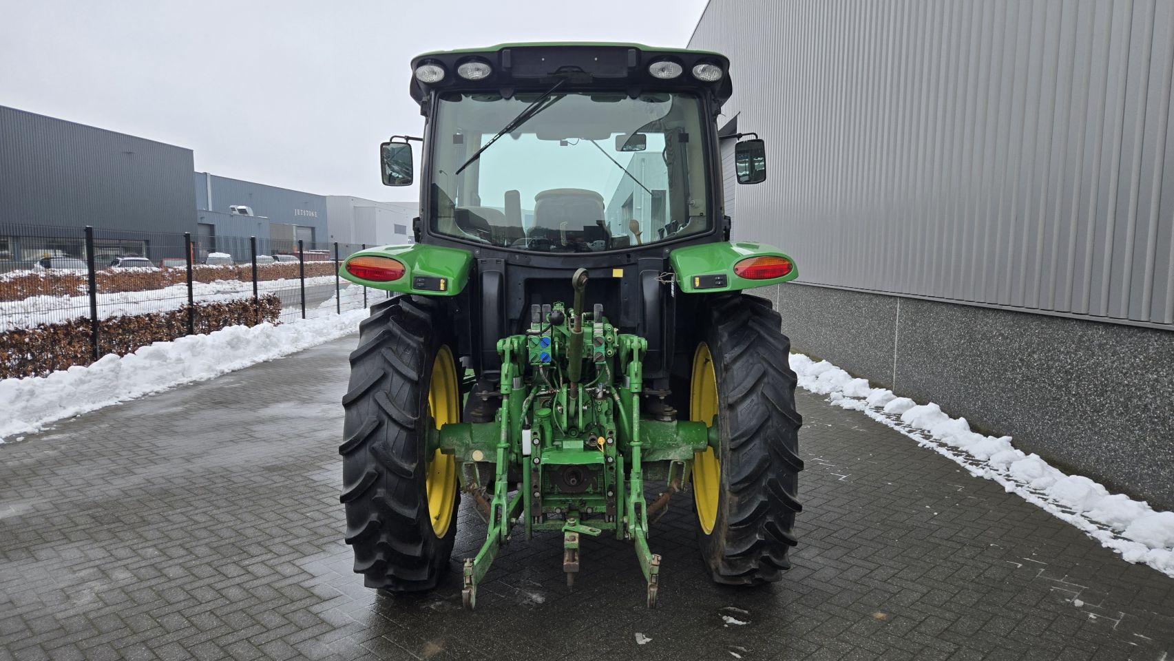 2012 John Deere 6105R 8300 uur, radio, airco,