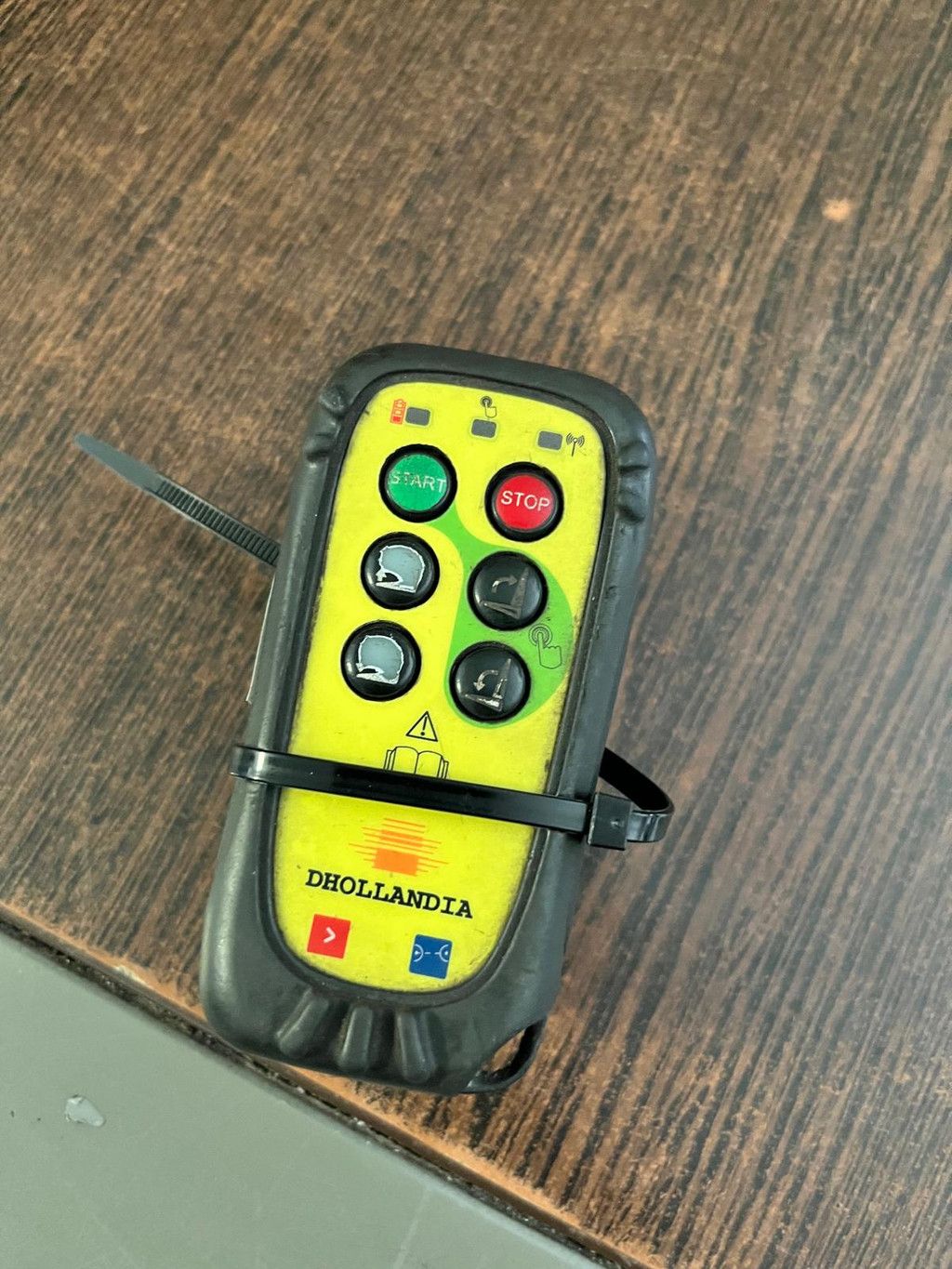 Scania P 280 Euro 6 Schuifzeil DHollandia 4 Ton laadklep Machine transport! - APK T/M 05-12-2026!