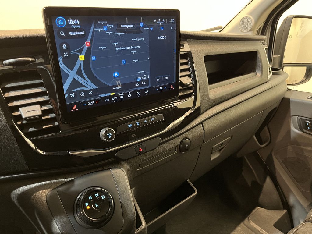 Ford E-Transit 350 L2H2 Trend 68 kWh / 100% Elektrisch !! / Airco / Cruise Control / CarPlay / Camera / Navigatie / 3-Zits / 5.300 KM !!