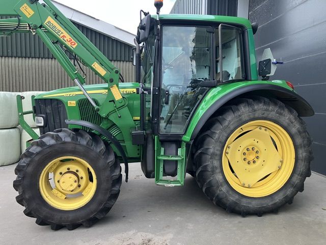 John deere 6220