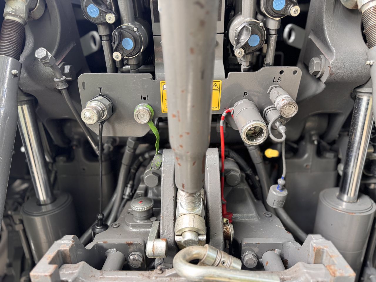 Massey Ferguson 8s.205 Dyna7 Exclusive