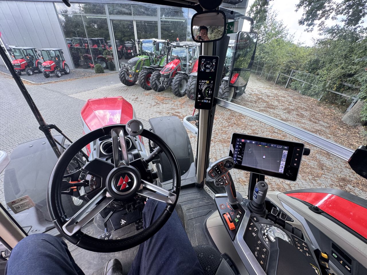 Massey Ferguson 8s.205 Dyna7 Exclusive