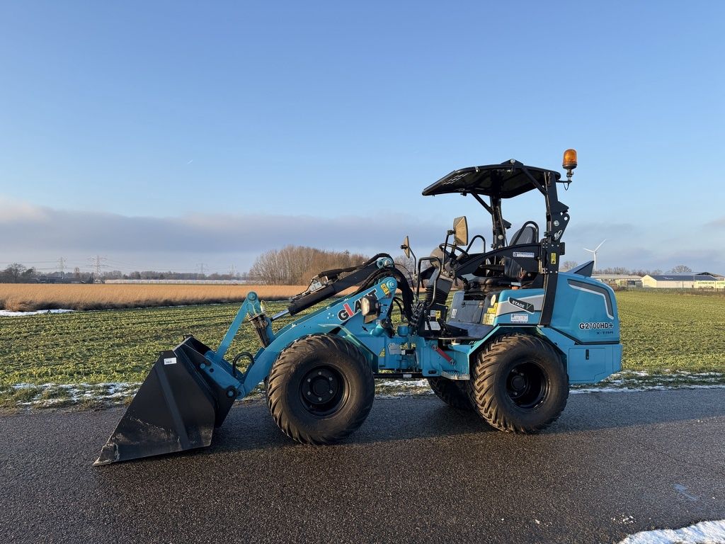 GIANT G2700 X-TRA HD+ minishovel / kniklader BJ 2024