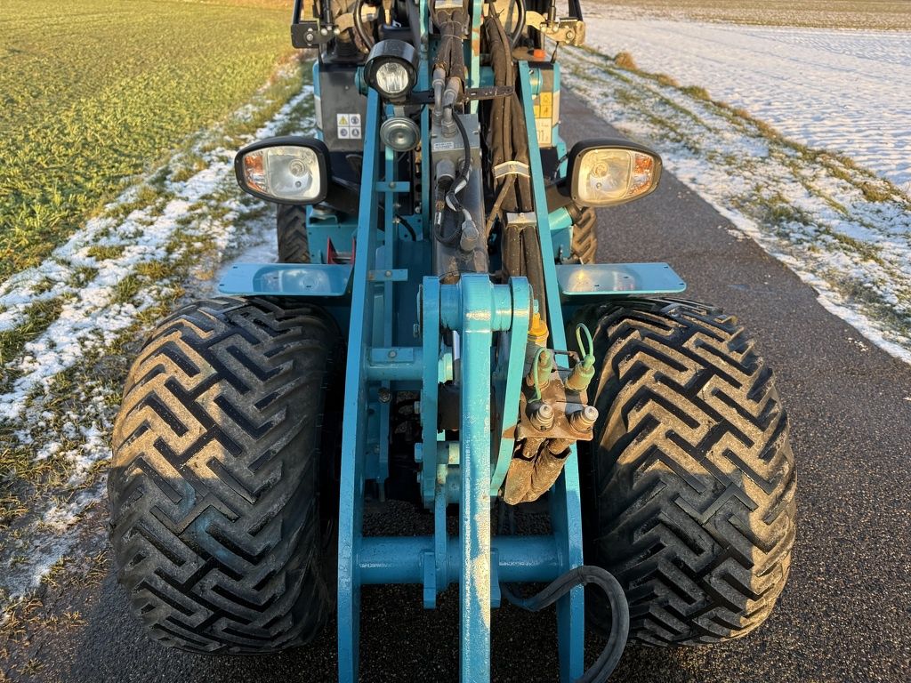 GIANT G2700 X-TRA HD+ minishovel / kniklader BJ 2024