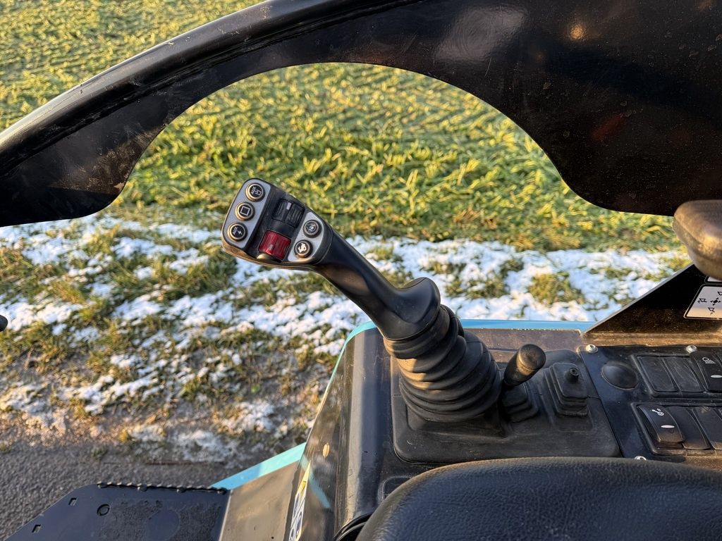 GIANT G2700 X-TRA HD+ minishovel / kniklader BJ 2024