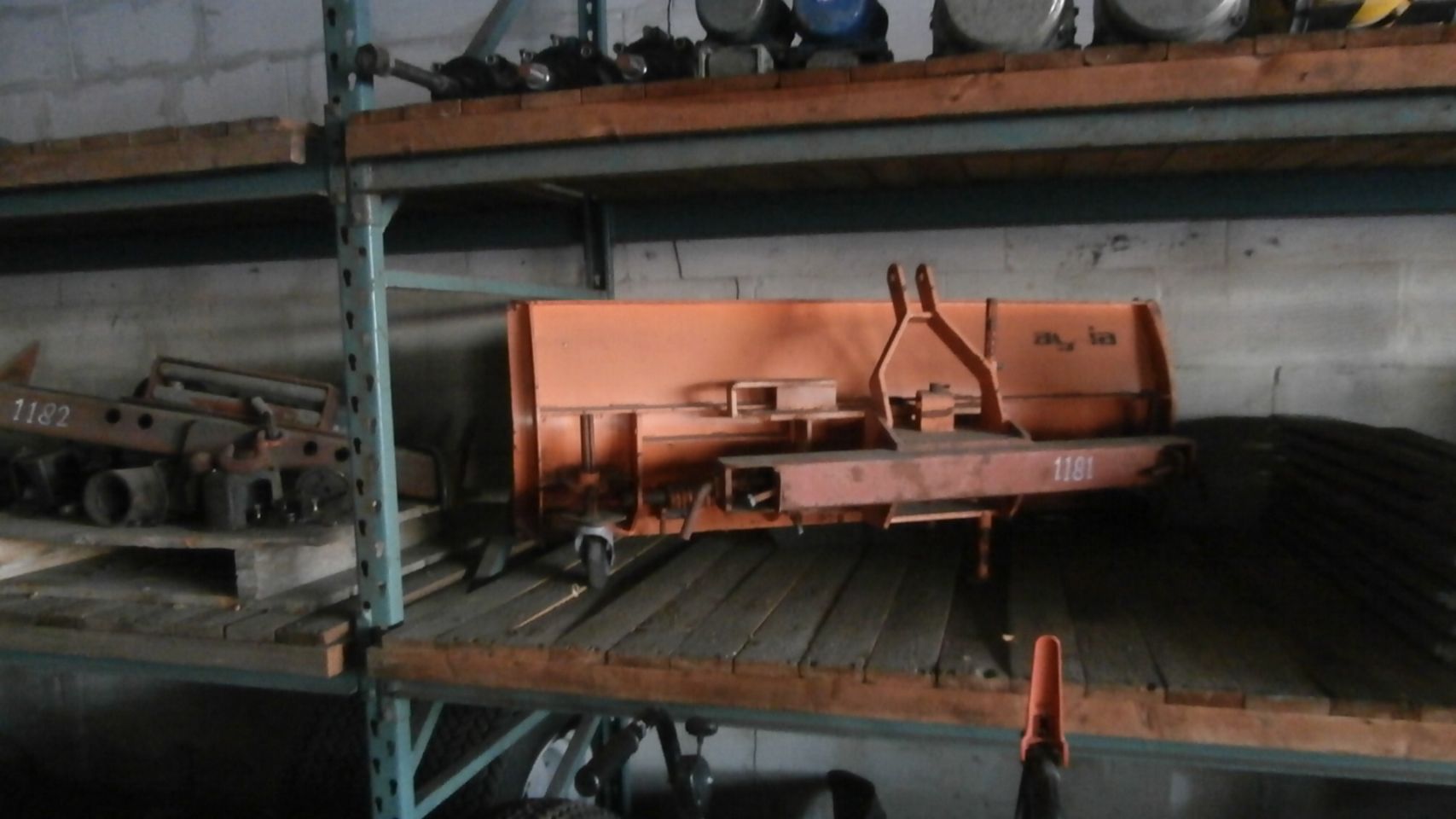 Sneeuw Voerschuif RVSABM 2200 €1850,00 sneeuwschuif agria €150,-