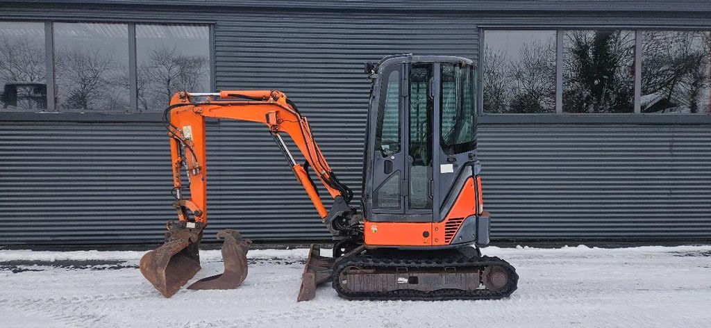 Hitachi ZX22u -2