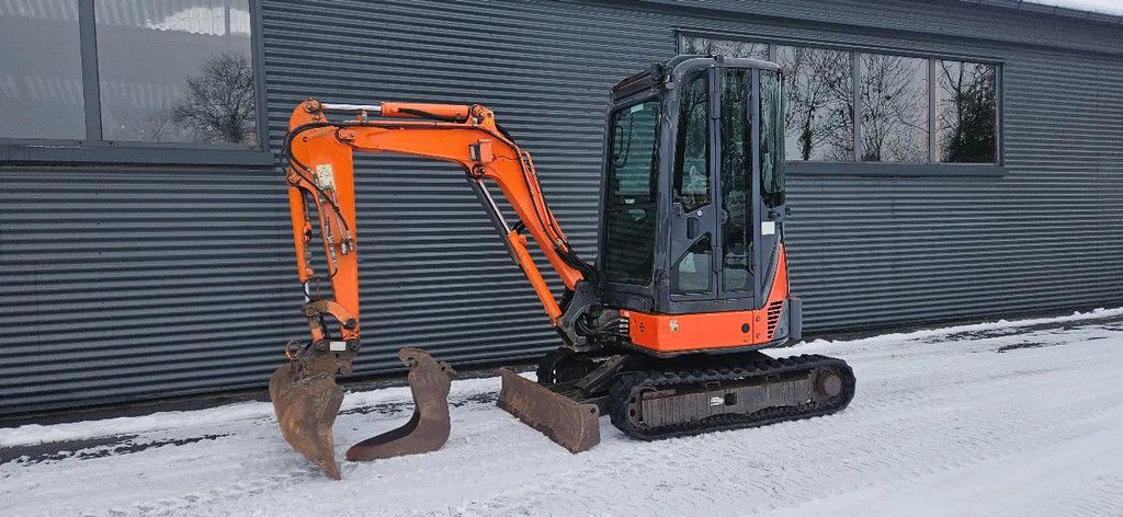 Hitachi ZX22u -2