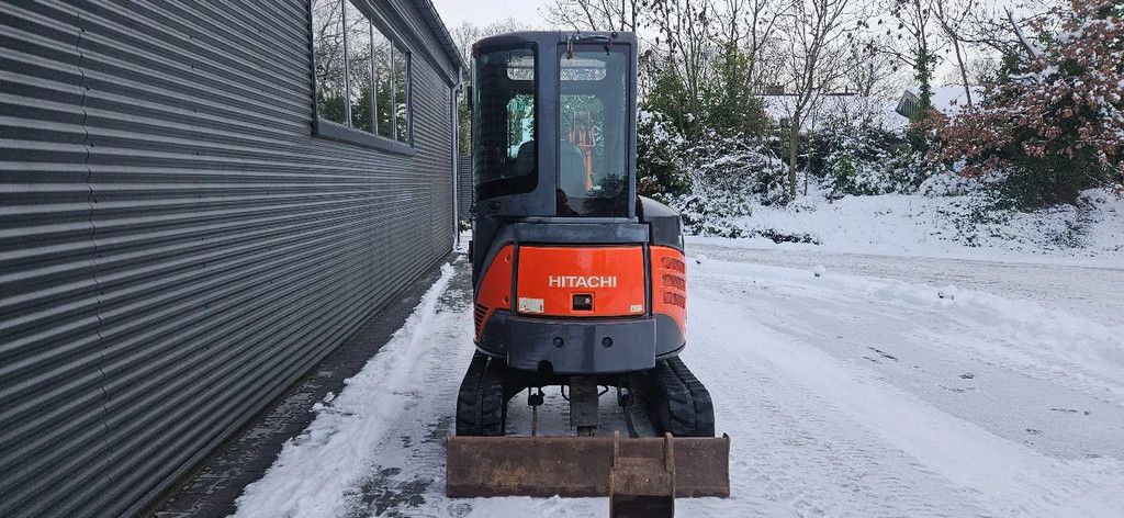 Hitachi ZX22u -2