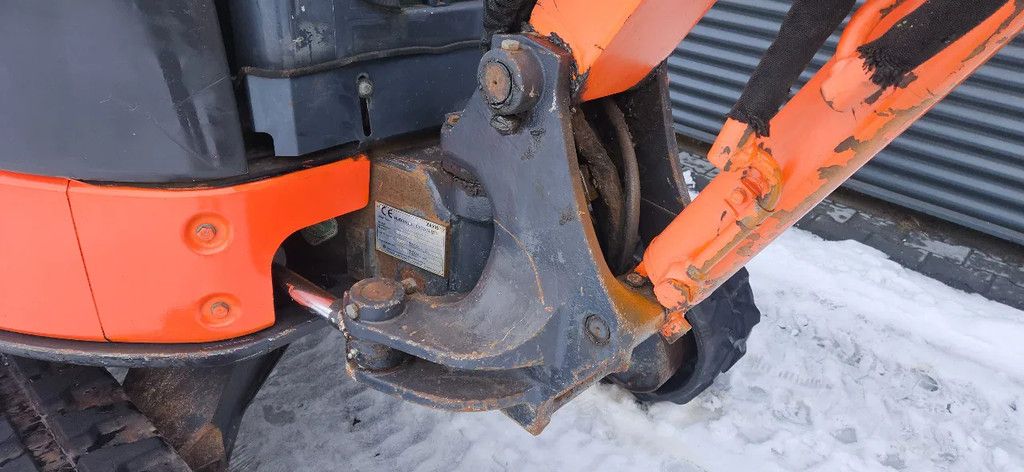 Hitachi ZX22u -2