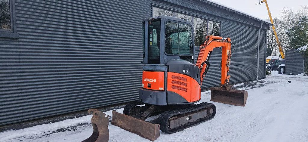 Hitachi ZX22u -2
