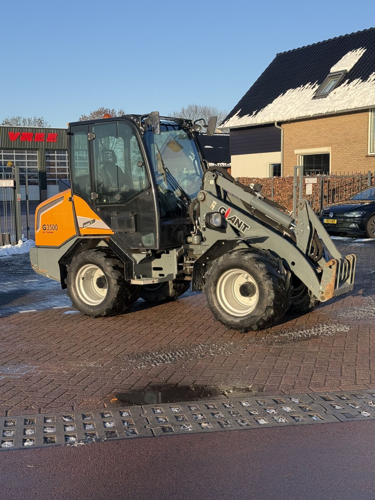 Giant g3500 extra met cabine