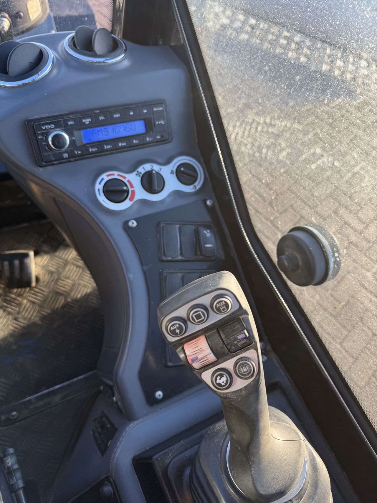 Giant g3500 extra met cabine